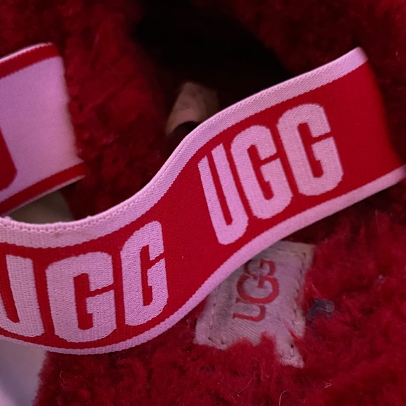 UGG Red Fluffy Slippers - Picture 4 of 5